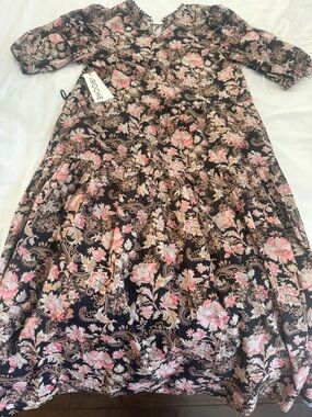 Roche Floral Midi Dress in Black and Pink
